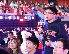 球星们展现出色表现引爆赛场气氛