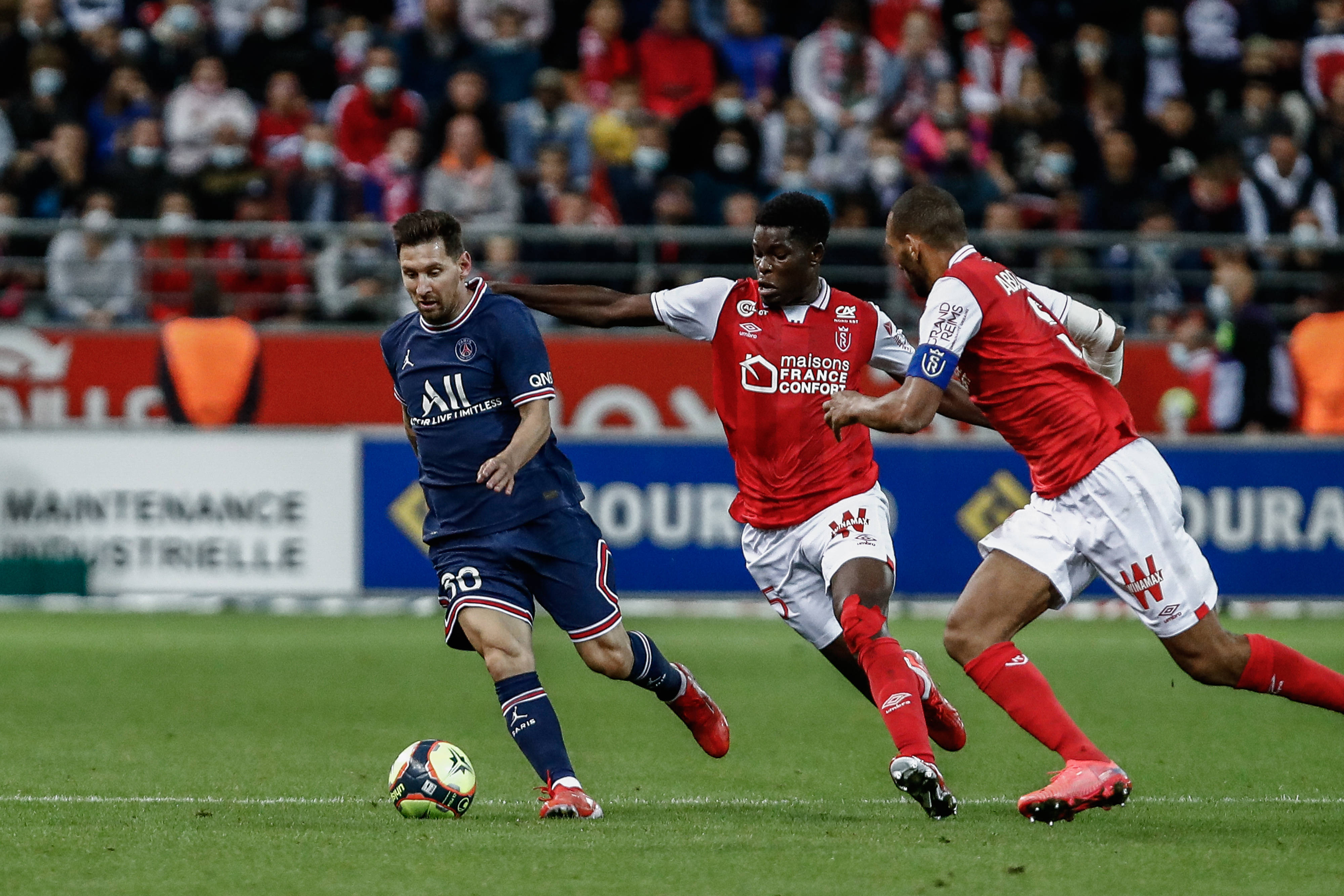 C7娱乐官方网站-巴黎圣日耳曼豪取法甲联赛四连胜的简单介绍